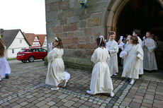 Feier der 1. Heiligen Kommunion in Sankt Crescentius (Foto: Karl-Franz Thiede)